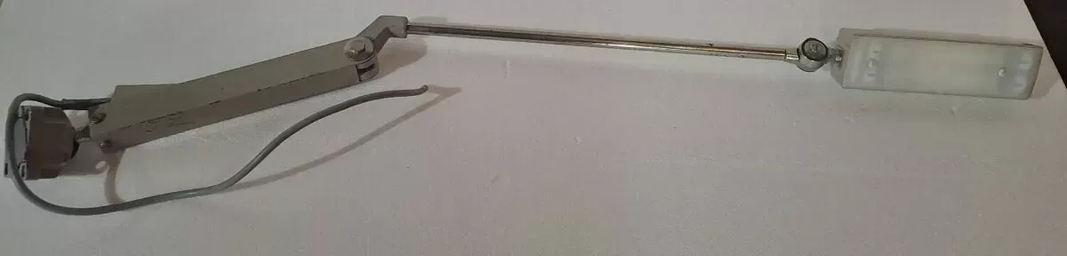 Illustration numéro 3 du produit Lampe d'atelier industrielle Waldmann ST204N