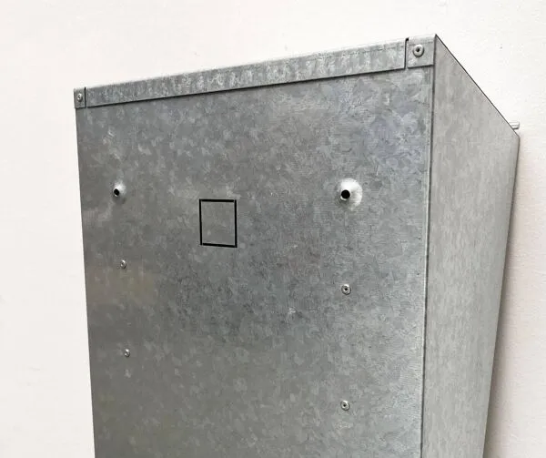 Illustration numéro 3 du produit Étagère murale en métal postmoderne allemande de Radius Design, années 1980