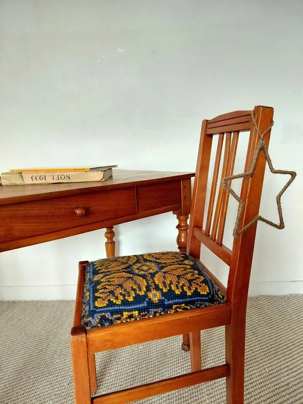 Illustration numéro 3 du produit Chaise bistrot Fischel ''Indislocables'' bois massif années 40-50