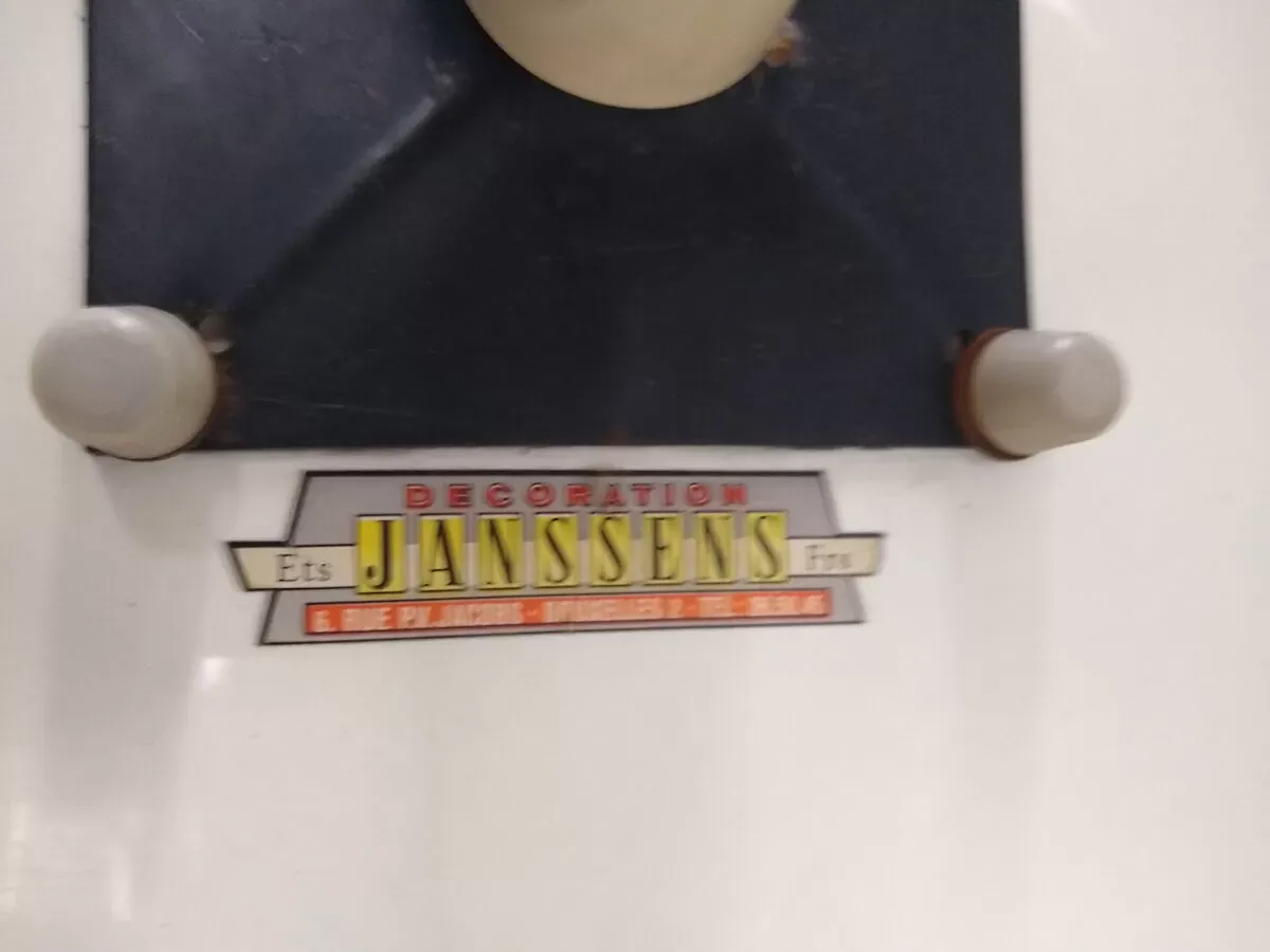 Illustration numéro 3 du produit Fauteuil pivotant