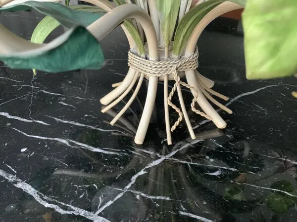 Illustration numéro 3 du produit Lustre à fleurs en métal italien années 60-70