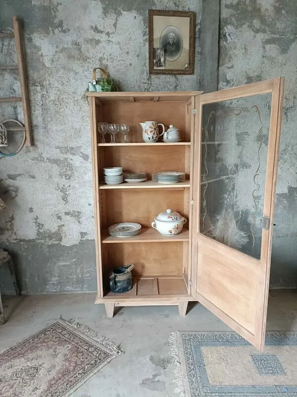 Illustration numéro 3 du produit Bonnetière vitrine