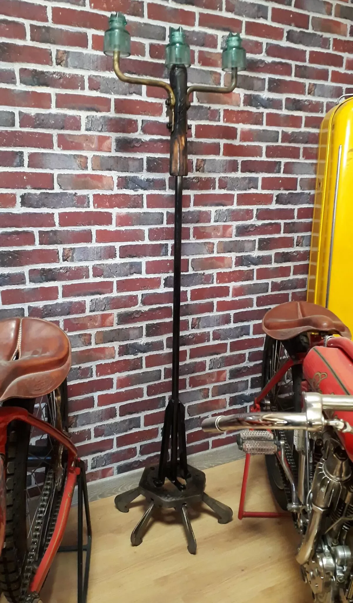 Illustration numéro 3 du produit Portemanteau patère industrielle