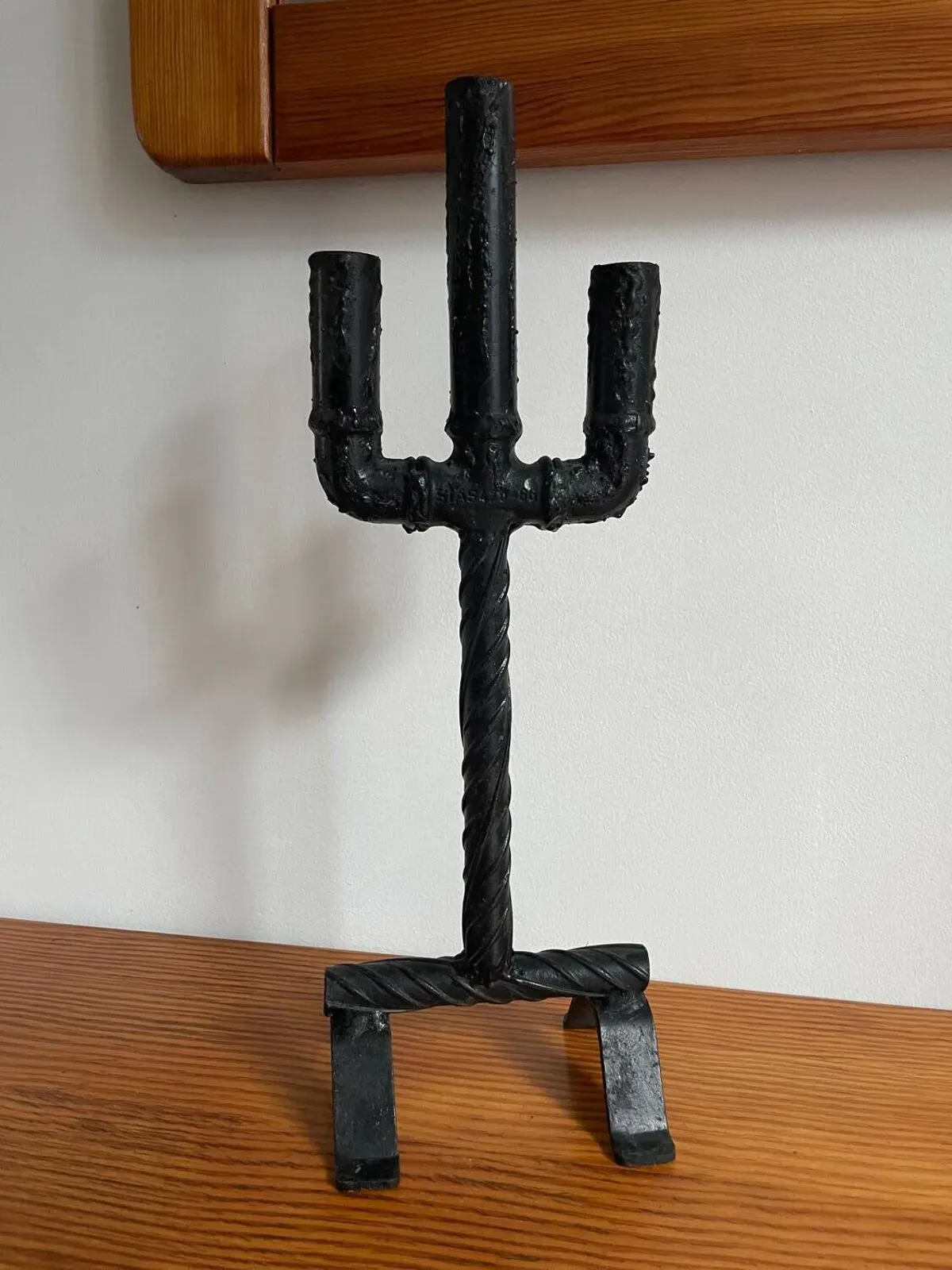 Illustration numéro 3 du produit Bougeoir industriel/brutaliste