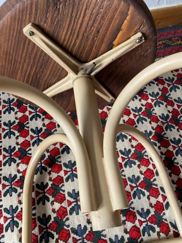 Illustration numéro 3 du produit Tabouret d’artiste