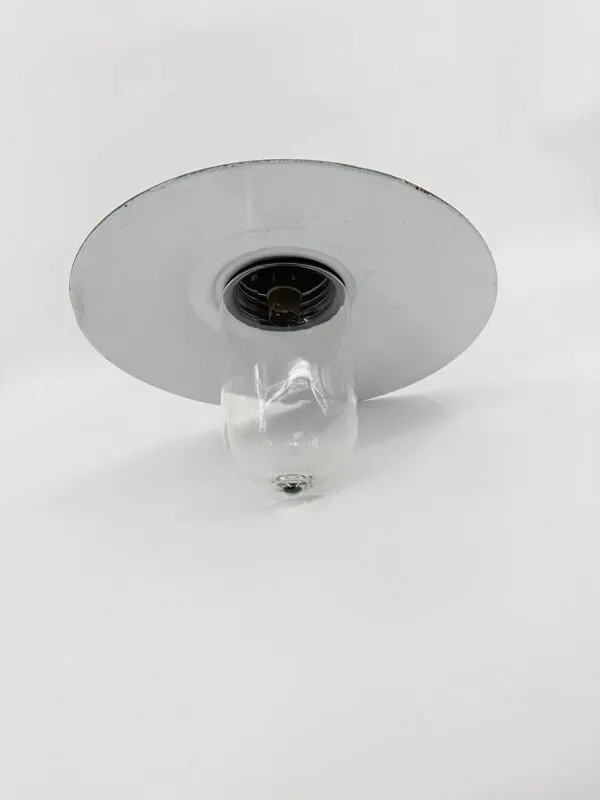 Illustration numéro 3 du produit Lampe de cour