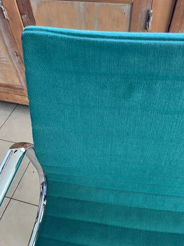 Illustration numéro 3 du produit Fauteuil Eames EA 108 design ed Vitra 97