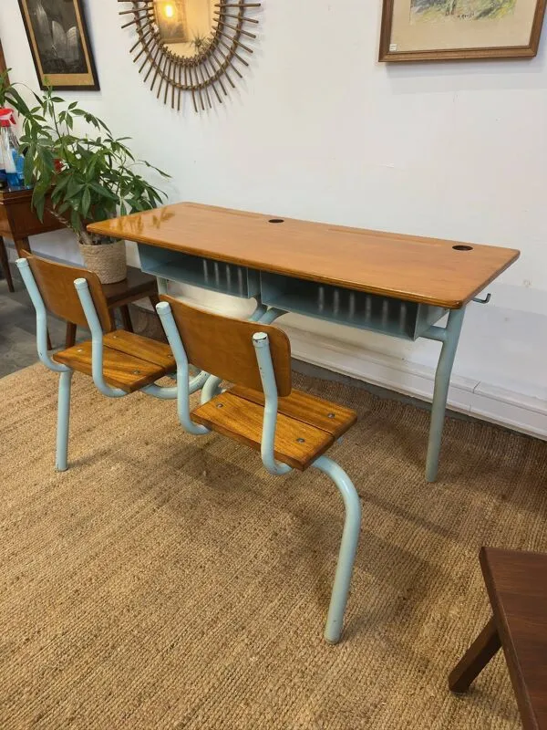 Illustration numéro 3 du produit Ancien pupitre double d’écolier –  bois et métal