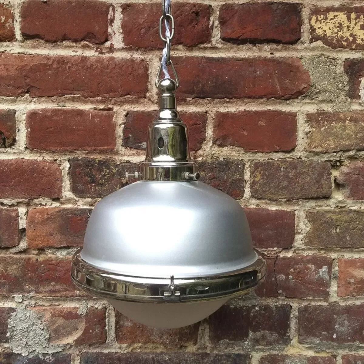 Illustration numéro 3 du produit Suspension