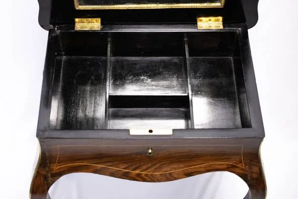 Illustration numéro 3 du produit Table travailleuse / coiffeuse style Napoléon III à marqueterie florale