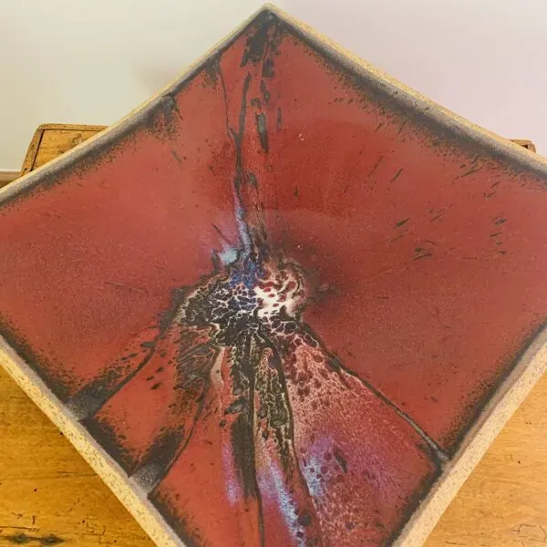 Illustration numéro 3 du produit Coupe carrée rouge matthieu lievois