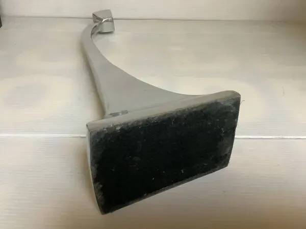 Illustration numéro 3 du produit Grand bougeoir argenté métal style Xavier Lust