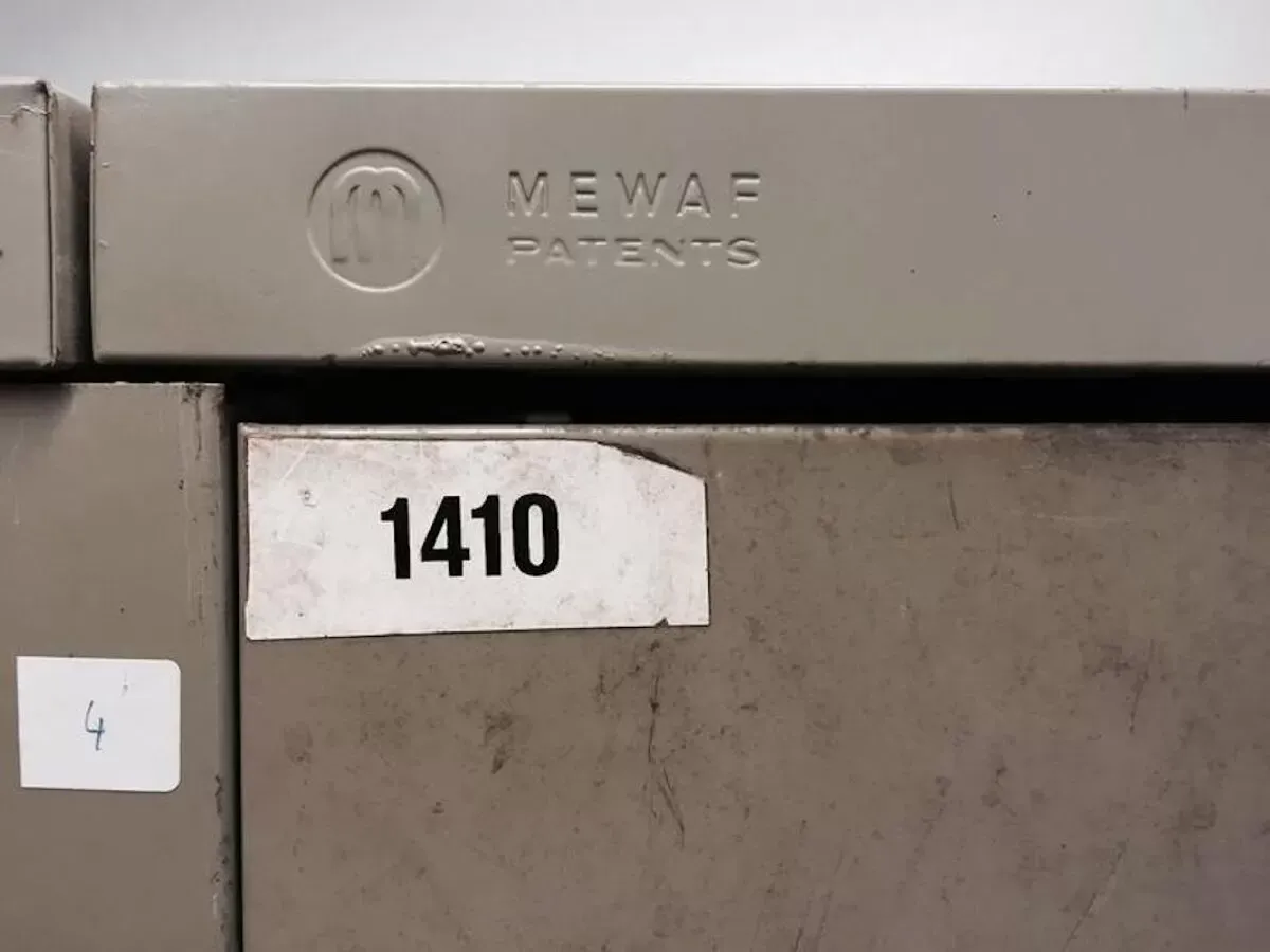 Illustration numéro 3 du produit Armoire industrielle vintage par Mewaf, années 1950