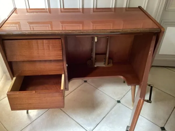 Illustration numéro 3 du produit Meuble de métier ,bahut ,petite enfilade , vintage 1969