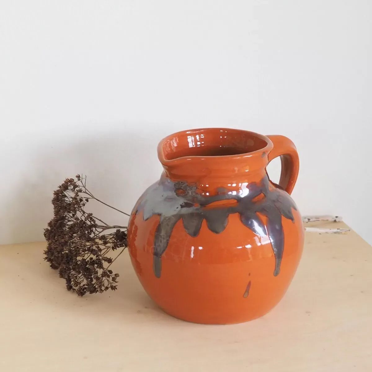 Illustration numéro 3 du produit Cruche