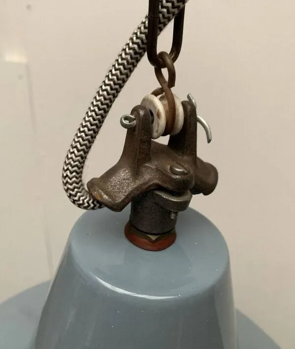 Illustration numéro 3 du produit Suspension Atelier Emaille Milieu du Siècle, 1960s