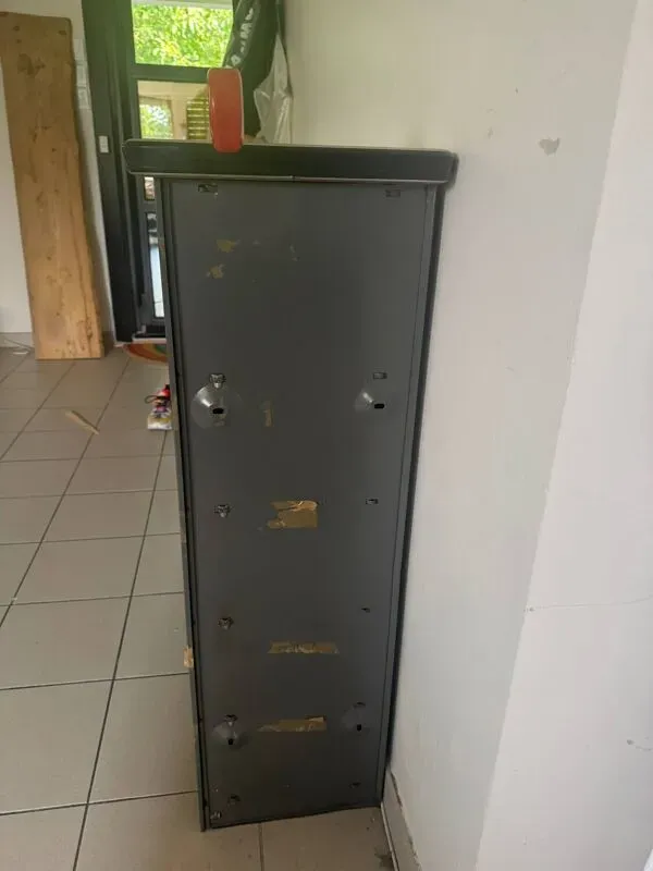 Illustration numéro 3 du produit Meuble à casiers en métal