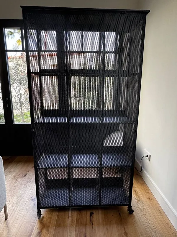 Illustration numéro 3 du produit Étagères métalliques