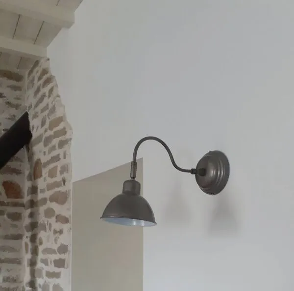 Illustration numéro 3 du produit Applique murale en métal style industrielle