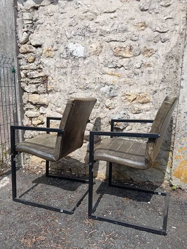 Illustration numéro 3 du produit Ensemble de 4 chaises ''Cantilever