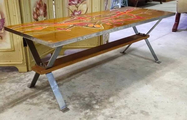 Illustration numéro 3 du produit Table basse vintage des années 1960/70 avec plateau en carreaux