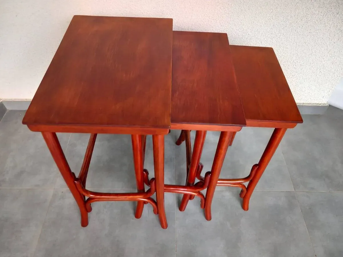 Illustration numéro 3 du produit Ensemble de trois tables Pologne Cracovie années 1930