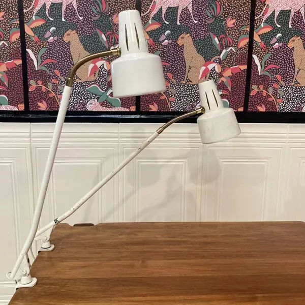 Illustration numéro 3 du produit Paire de grandes lampes industrielles modulables 1950.