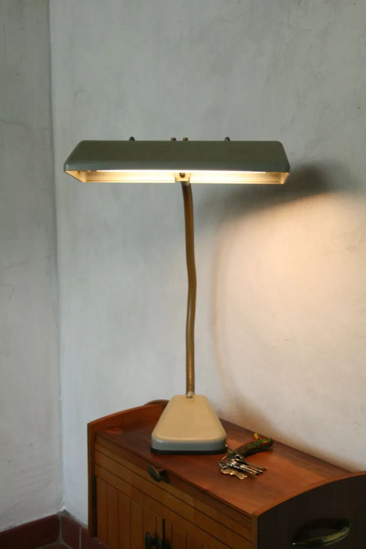 Illustration numéro 3 du produit Lampe de bureau industrielle