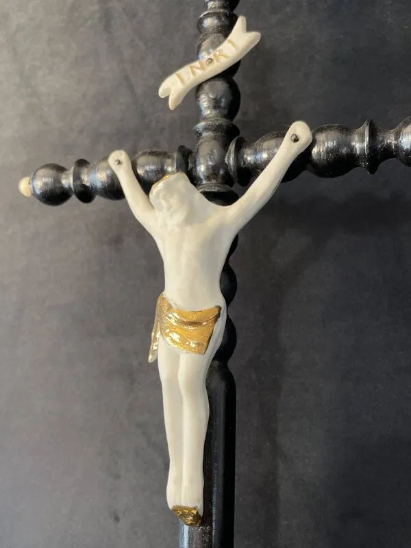 Illustration numéro 3 du produit Crucifix Napoléon III « Noir et Or », 19ème siècle (1850, France)