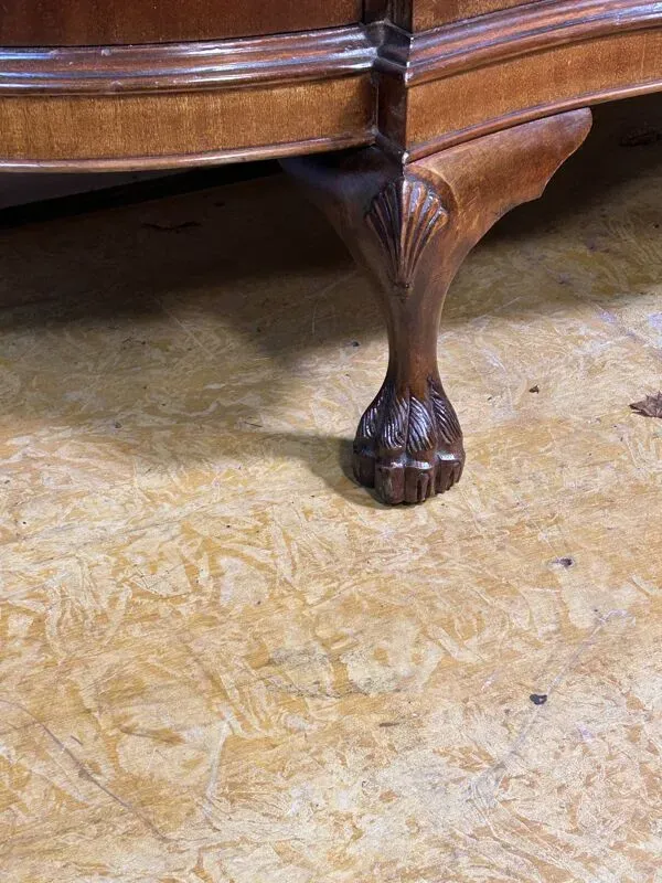 Illustration numéro 3 du produit Vitrine de style victorien tardif/édouardien (1880-1900) Un véritable bijou