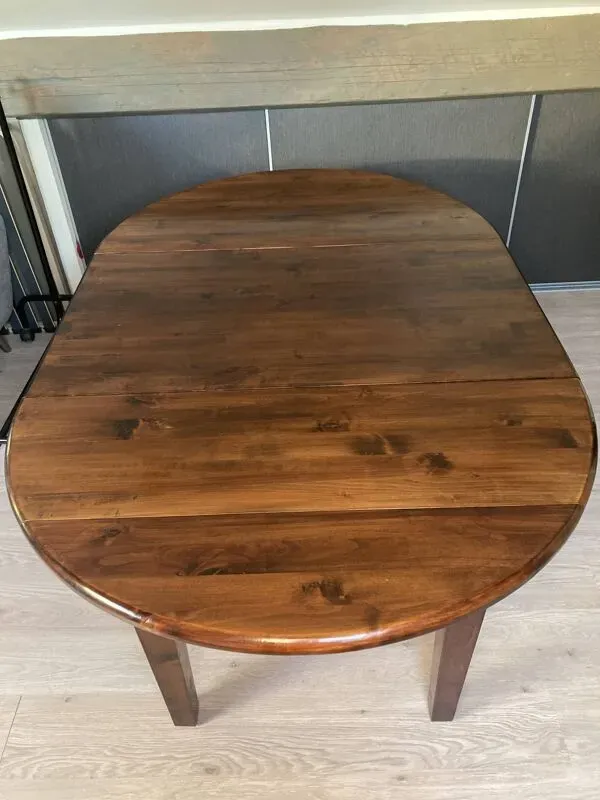 Illustration numéro 3 du produit Table à manger ovale extensible