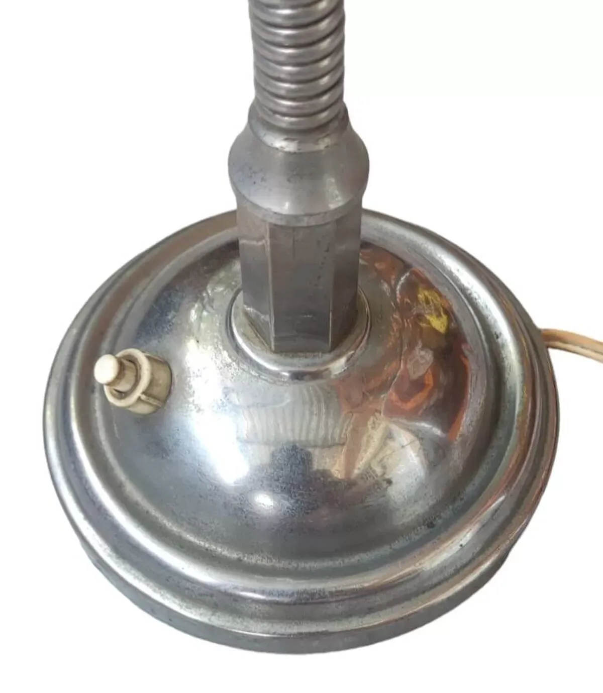 Illustration numéro 3 du produit Ancienne lampe orientable industrielle