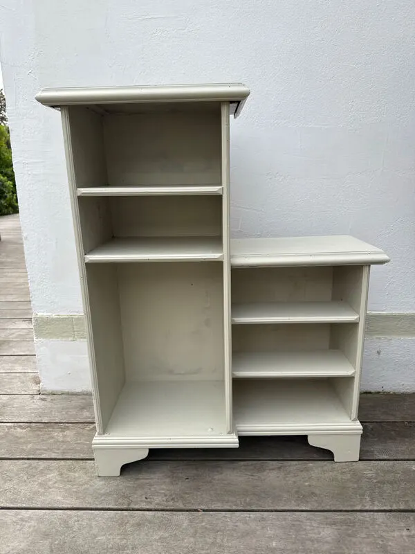 Illustration numéro 3 du produit Bibliothèque en bois peint