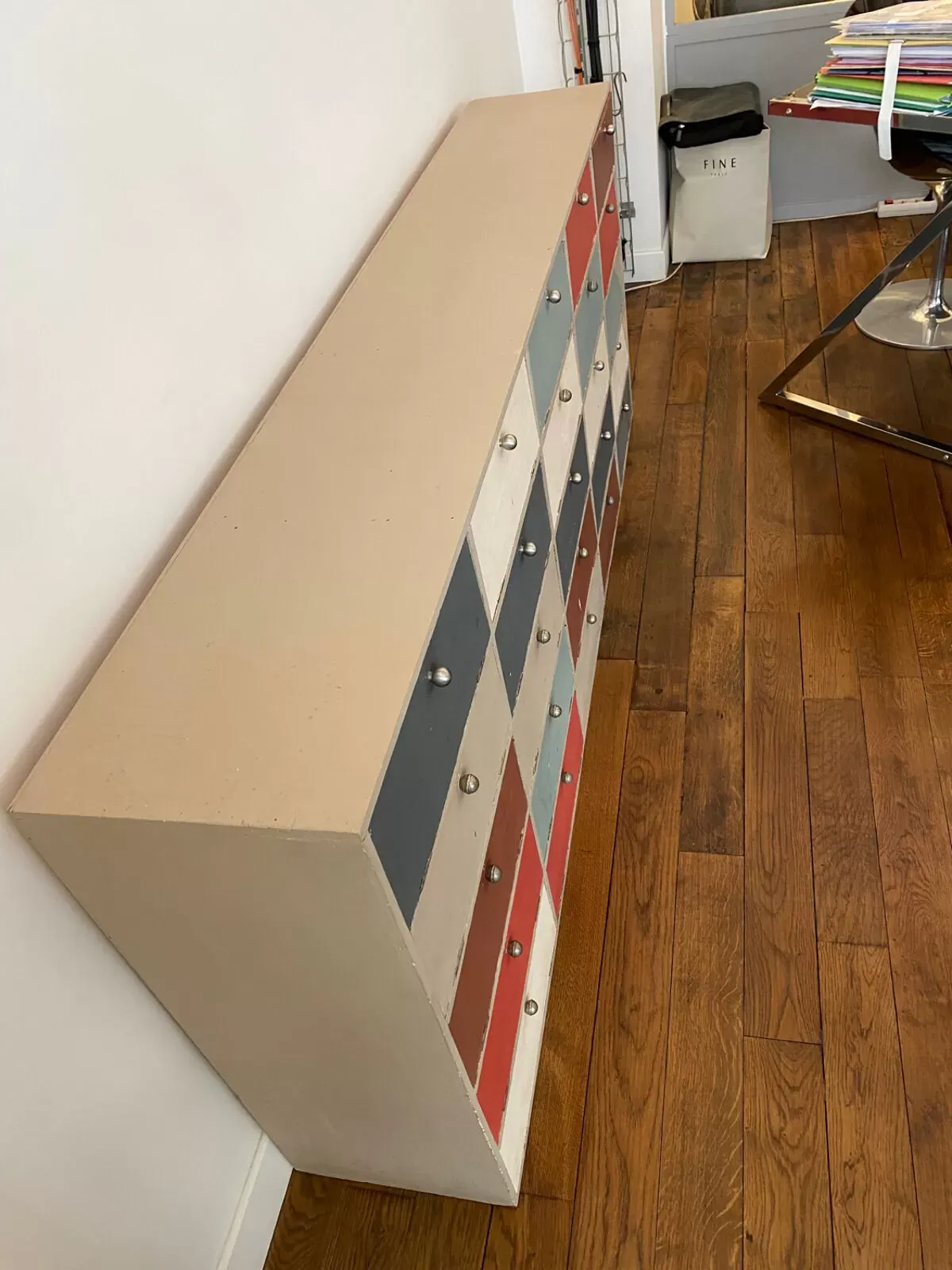 Illustration numéro 3 du produit Meuble de métier en bois