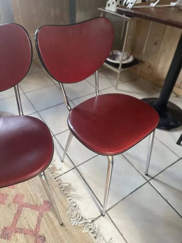 Illustration numéro 3 du produit Paire de chaises en skaï bordeau
