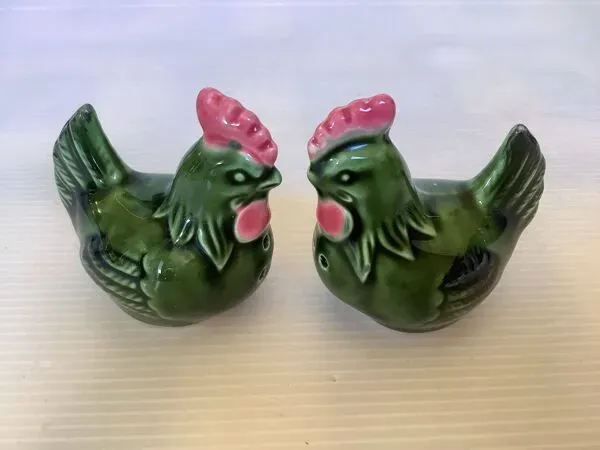 Illustration numéro 3 du produit Sel et poivre poules barbotine