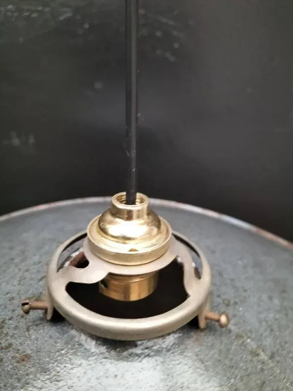 Illustration numéro 3 du produit Suspensions en tôles émaillées