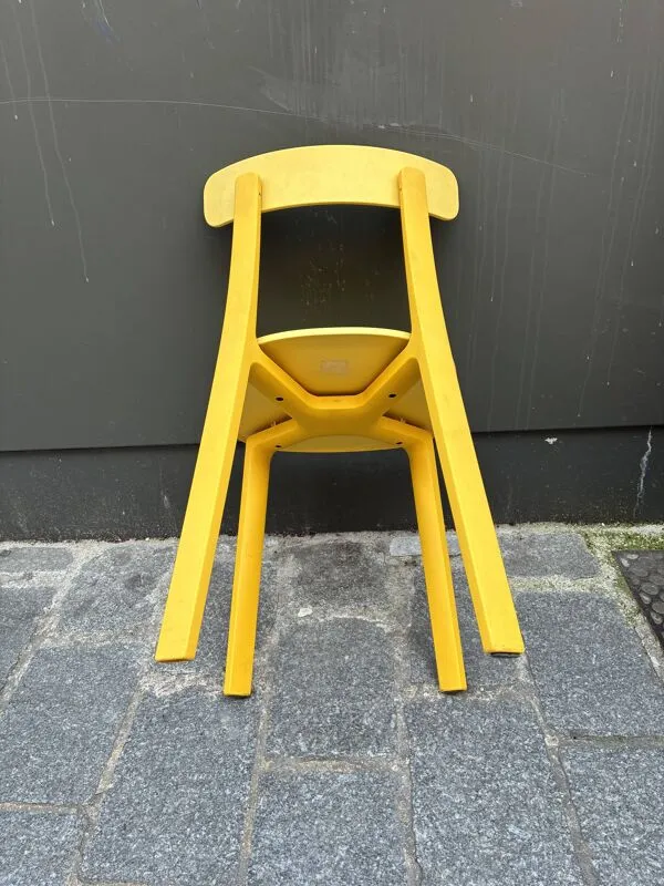Illustration numéro 3 du produit Chaises All Plastic Chair APC bouton d'or Vitra