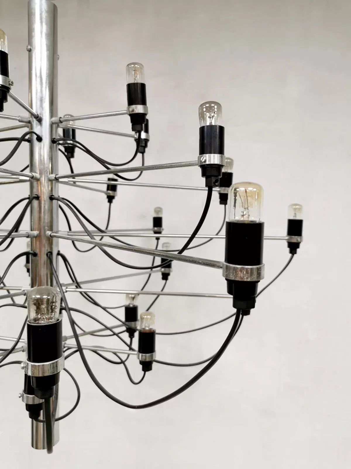 Illustration numéro 3 du produit Lustre par Gino Sarfatti pour Flos