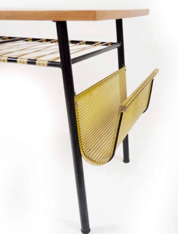 Illustration numéro 3 du produit Bureau bois années 1950