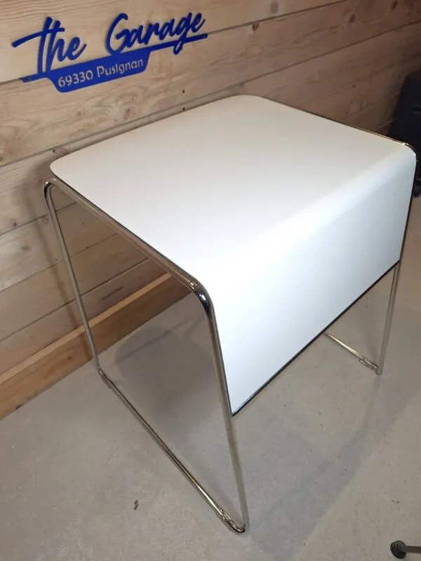 Illustration numéro 3 du produit Table ou bureau tudor de la maison howe