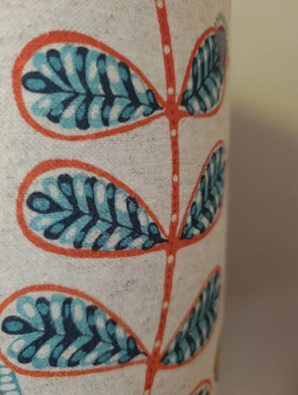 Illustration numéro 3 du produit Lampe de table métal vieilli, abat-jour végétal