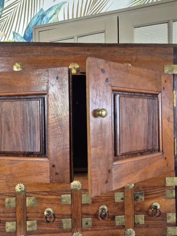 Illustration numéro 3 du produit Meuble de métier, apothicaire indien