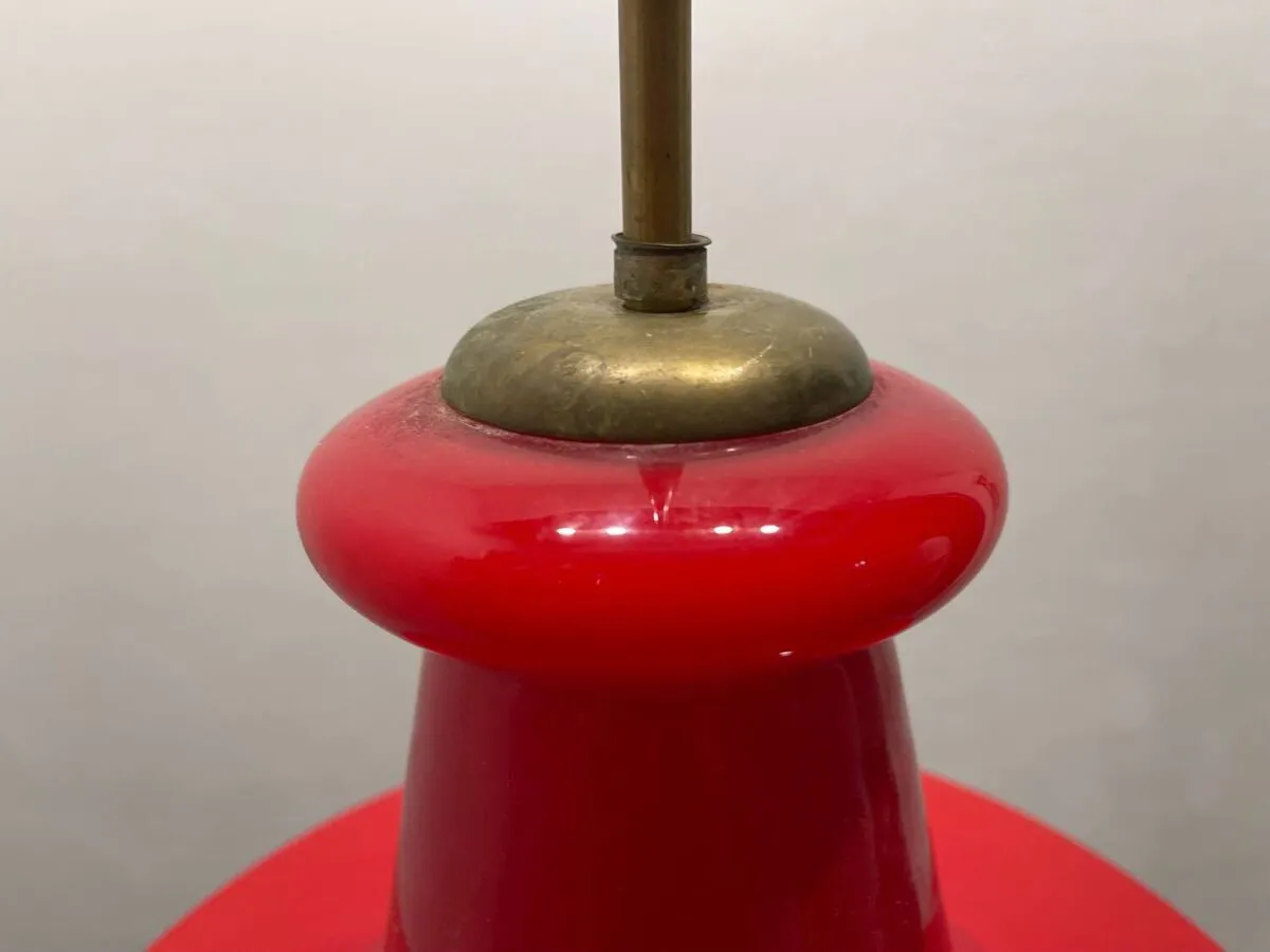 Illustration numéro 3 du produit Suspension industrielle vintage en verre rouge des années 1950