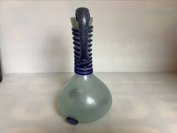 Illustration numéro 3 du produit Vase avec anses Scavo bleu