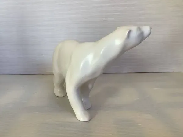 Illustration numéro 3 du produit Ours polaire en céramique blanche