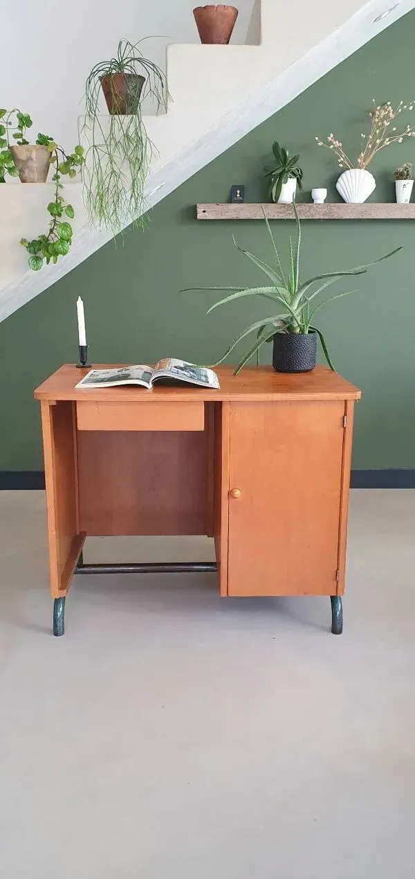 Illustration numéro 3 du produit Bureau d'école vintage