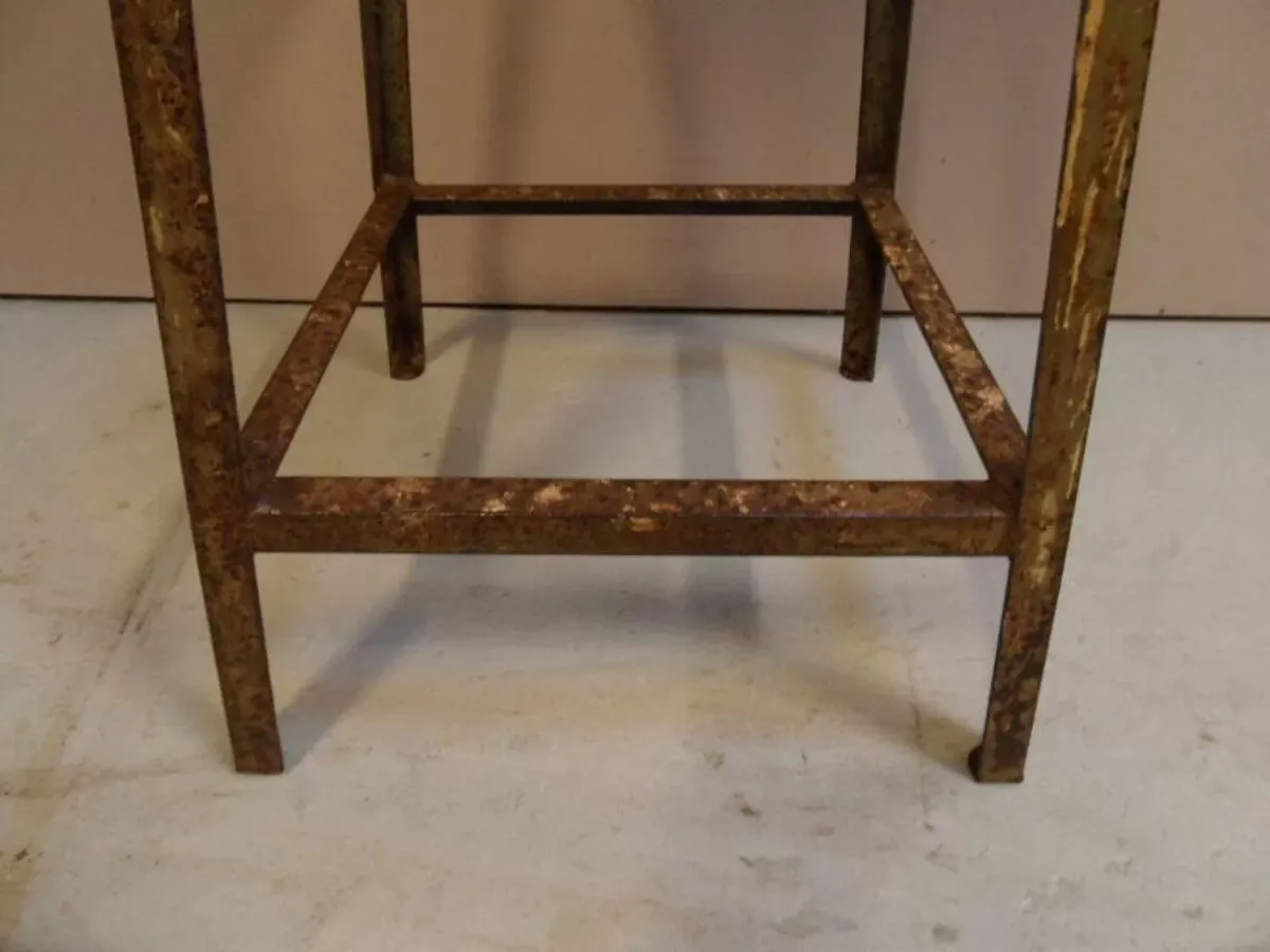 Illustration numéro 3 du produit Table d'appoint industrielle années 1950