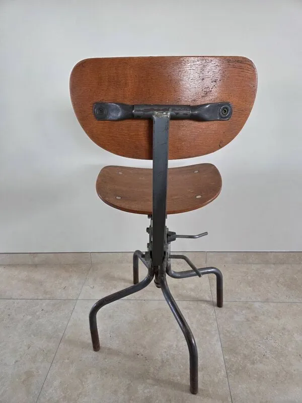 Illustration numéro 3 du produit Chaise d'atelier dites d'architecte