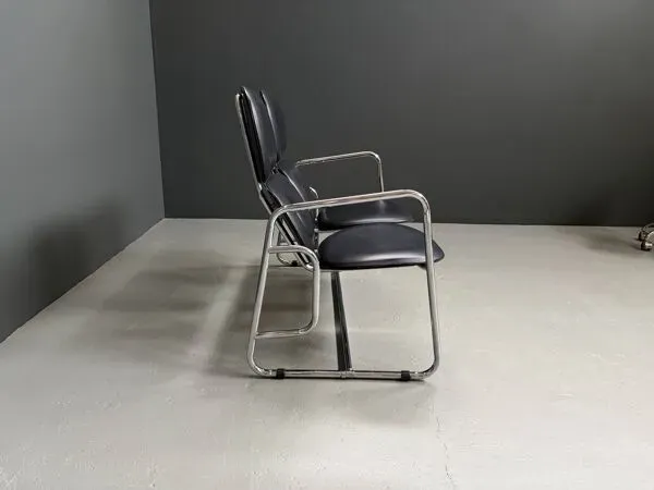 Illustration numéro 3 du produit Canapé italien 2 places